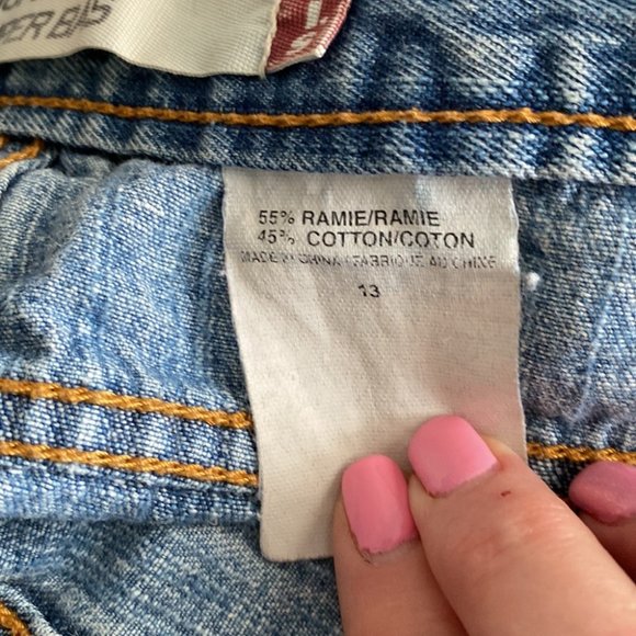 Levi’s Low Waisted Denim Skirt - Picture 4 of 6